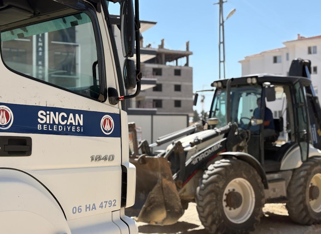 SİNCAN’DA ASFALT MESAİSİ TAM GAZ DEVAM EDİYOR