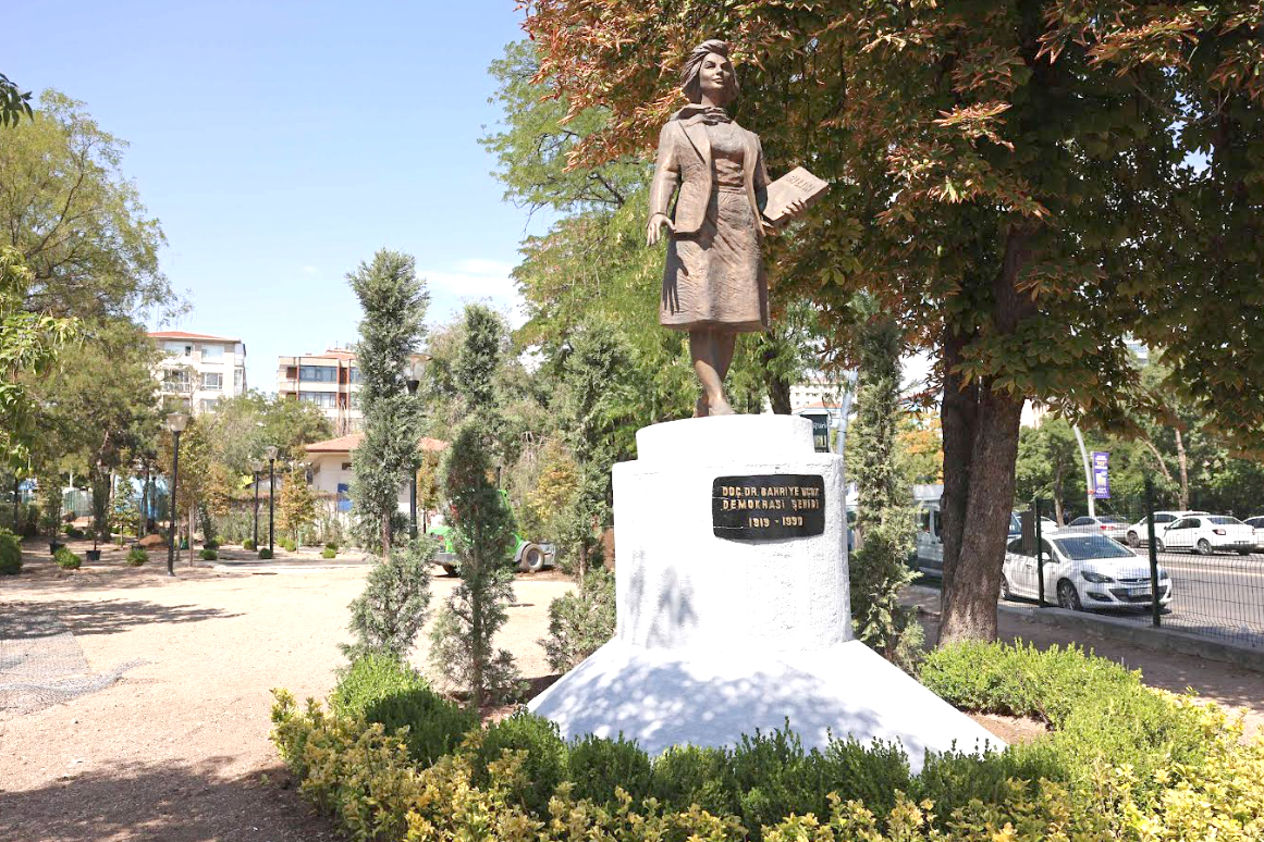 BAHRİYE ÜÇOK PARKI YENİLENDİ